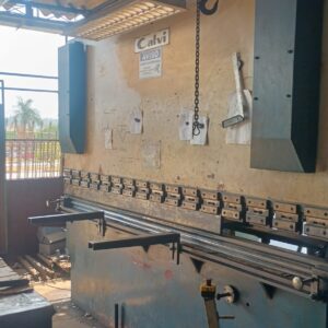 Casal Guilhotina e Prensa Dobradeira Hidráulica CALVI 3200 – Ano 2007