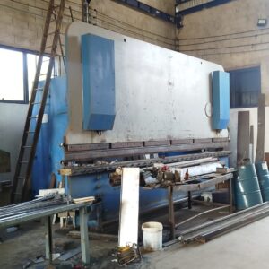 Prensa Dobradeira (Viradeira) Hidráulica CN CALVI 6000 x 300 Ton – Ano 2013