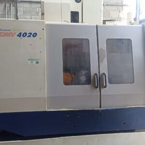 Centro de Usinagem CNC Doosan Daewoo DMV 4020 – Ano 2004 – FANUC
