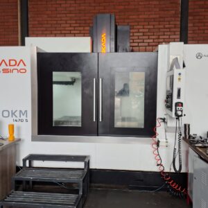 Centro de usinagem CNC Okada OKM 1470S