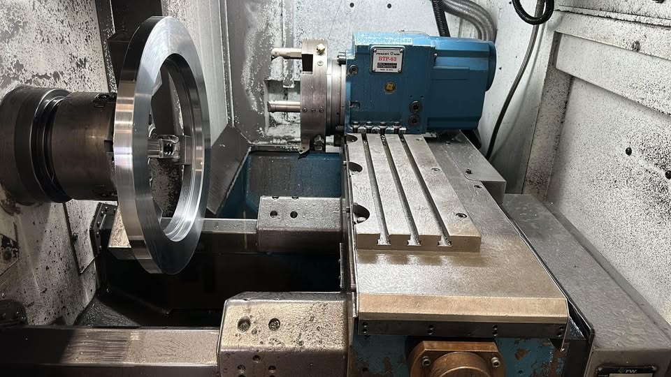 Torno CNC Romi Cosmos 10G Romi Cosmos 10G Siemens Torno CNC retrofitado Siemens Torno CNC com torre e Gang Máquinas operatrizes CNC Romi