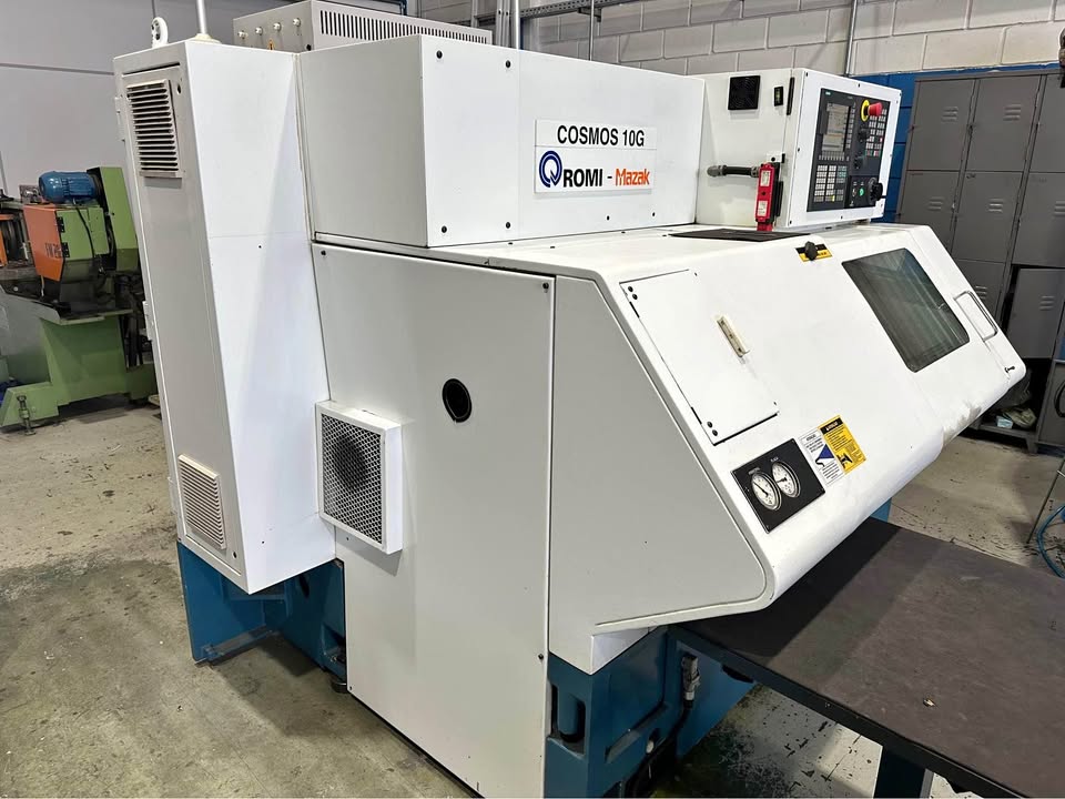 Torno CNC Romi Cosmos 10G Romi Cosmos 10G Siemens Torno CNC retrofitado Siemens Torno CNC com torre e Gang Máquinas operatrizes CNC Romi