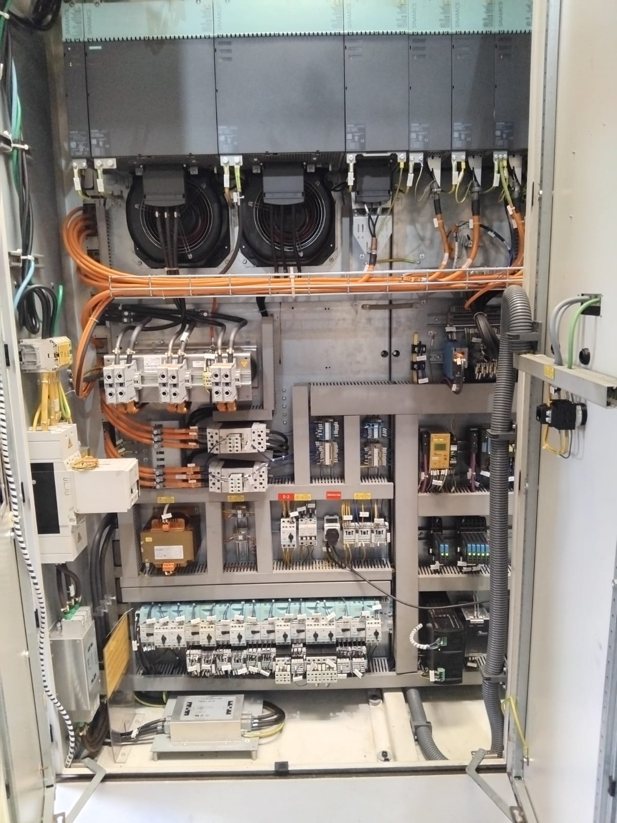 Máquinas operatrizes CNC premium