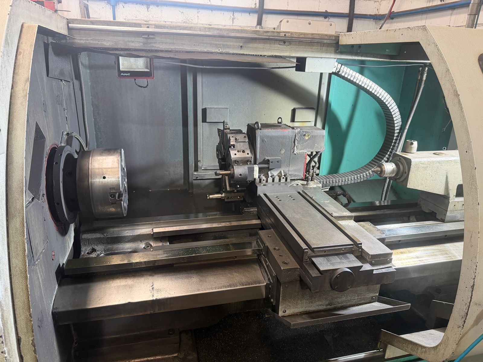 Torno CNC Sinitron BNC-1840 Fanuc 475 x 1000 mm Barramento Paralelo Revisado - Imagem 2