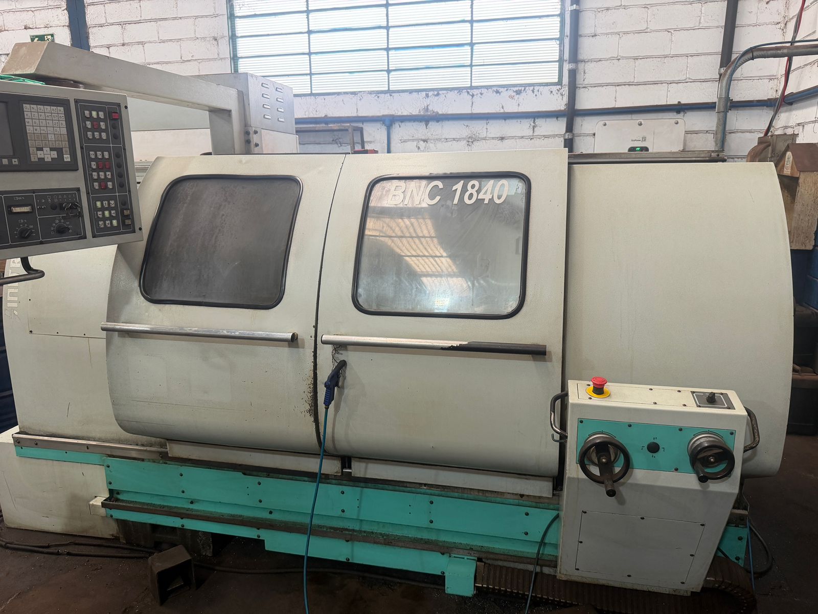Torno CNC Sinitron BNC-1840 Fanuc 475 x 1000 mm Barramento Paralelo Revisado