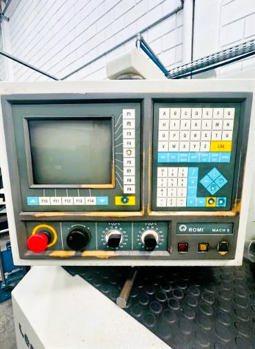 torno cnc mach 9