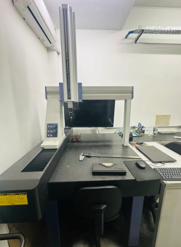 tridimensional mitutoyo crysta plus m574