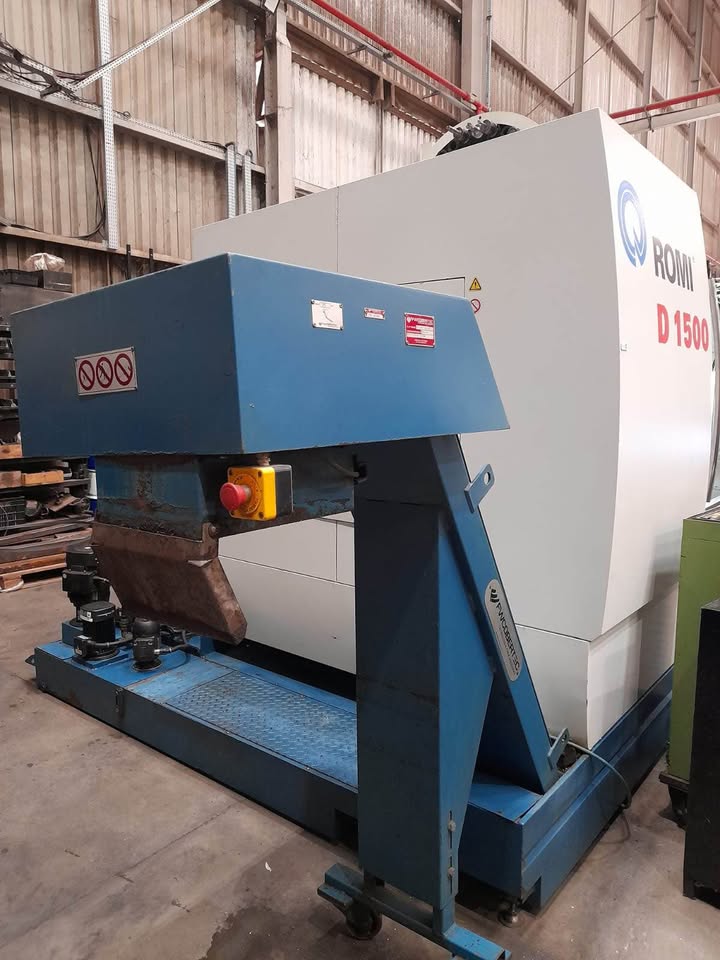 Centro de Usinagem Vertical Romi D 1500 Siemens Sinumerik 828D 10000 RPM Ano 2012 - Imagem 4