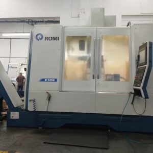 Centro de Usinagem Vertical Romi D1250 com 4º Eixo Fanuc 10000 RPM Ano 2023