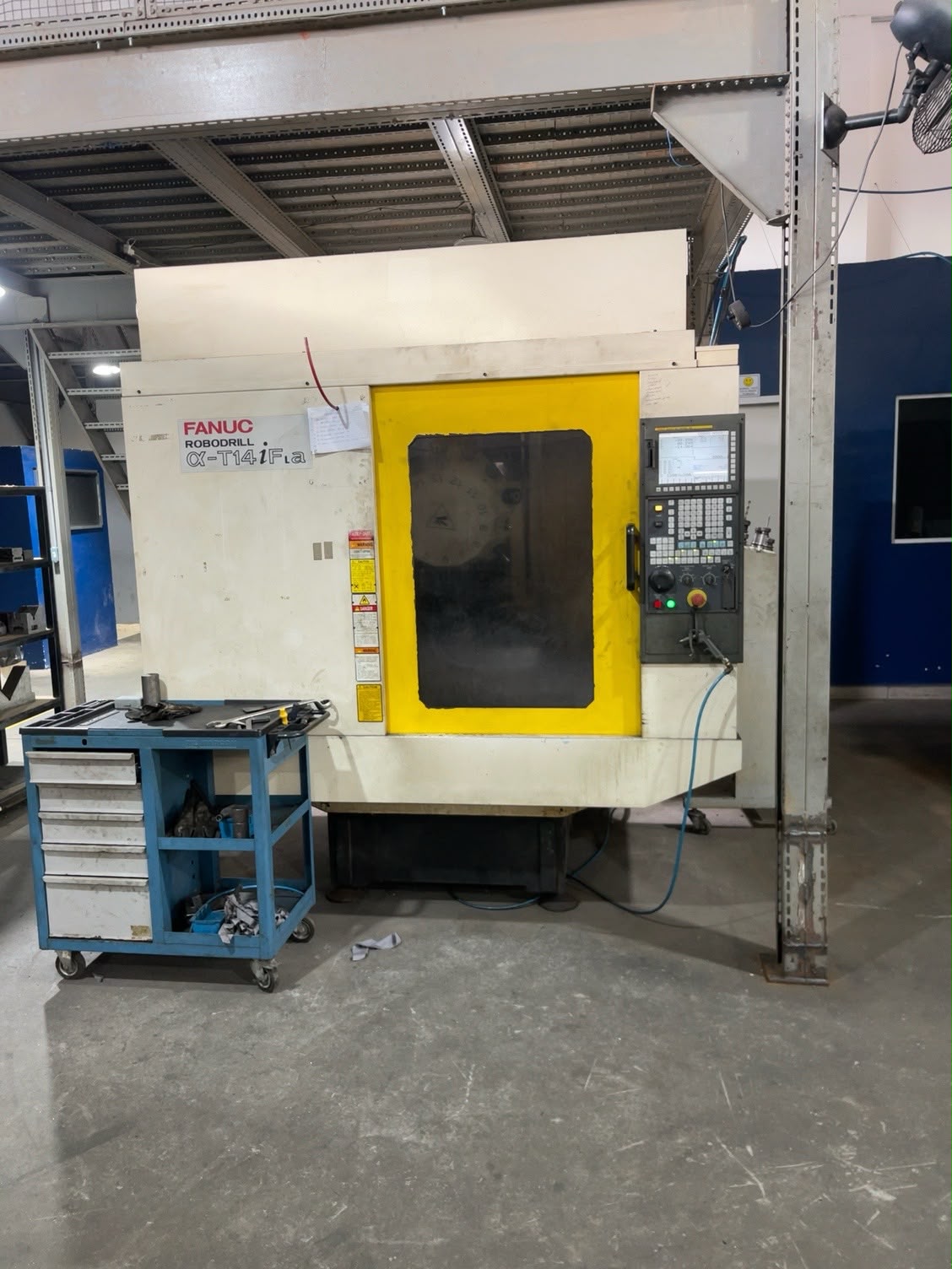 Centro de Usinagem Vertical FANUC Robodrill α-T14iFL BT30 10000 RPM 12 Ferramentas - Imagem 4