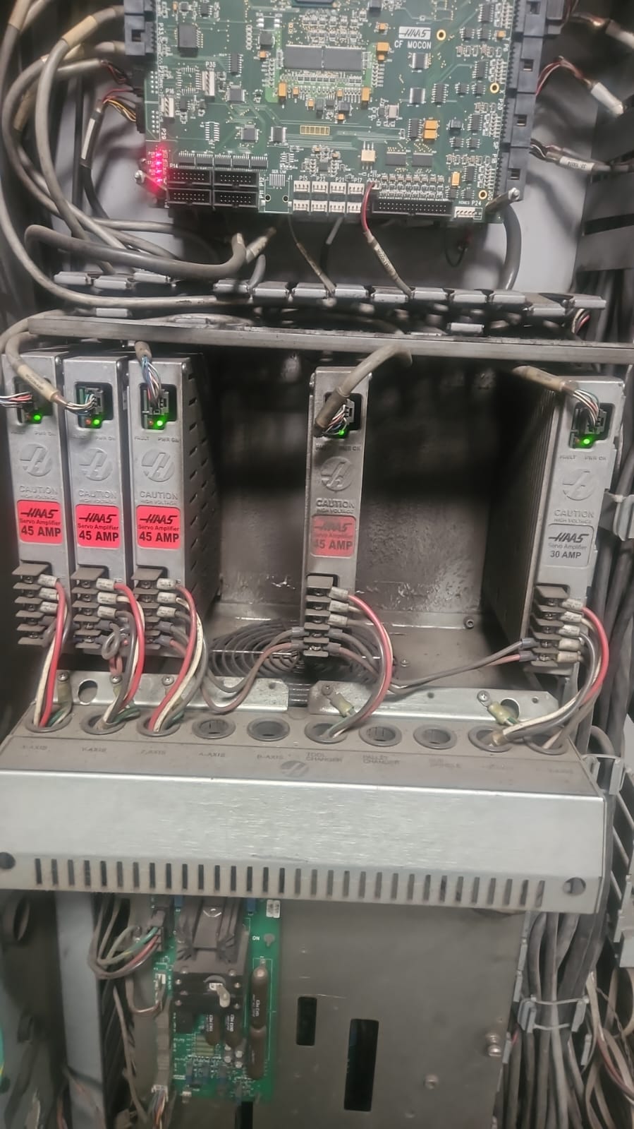 Centro de Usinagem Vertical Haas DT1 BT30 10000 RPM 20 Ferramentas - Imagem 4