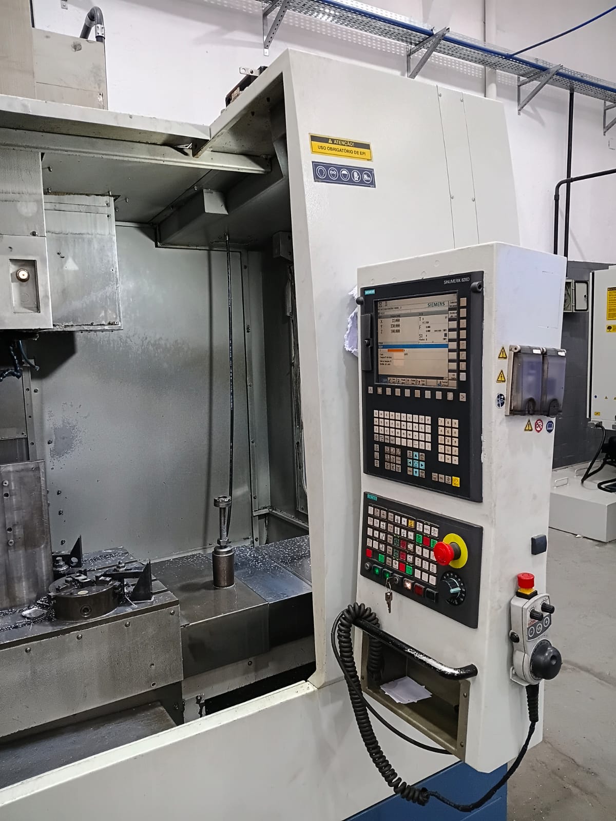 Centro de Usinagem CNC Romi D800 Siemens – Renishaw – 10.000 RPM – ATC 24 - Imagem 2