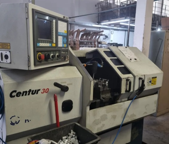 Torno CNC Romi Centur 30S Mach 9 430 x 500 mm Sistema Gang - Imagem 2