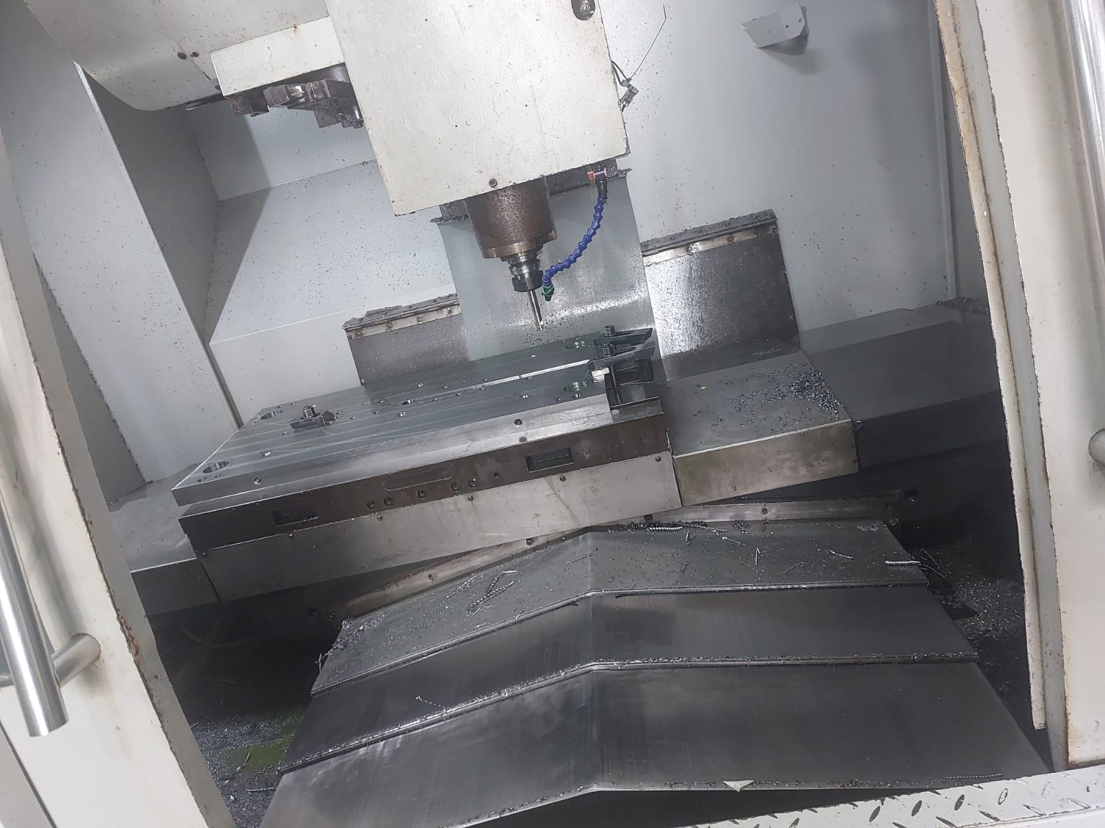 Centro de Usinagem CNC BMEI VMC 850T – 850 x 500 x 560 mm - Imagem 3