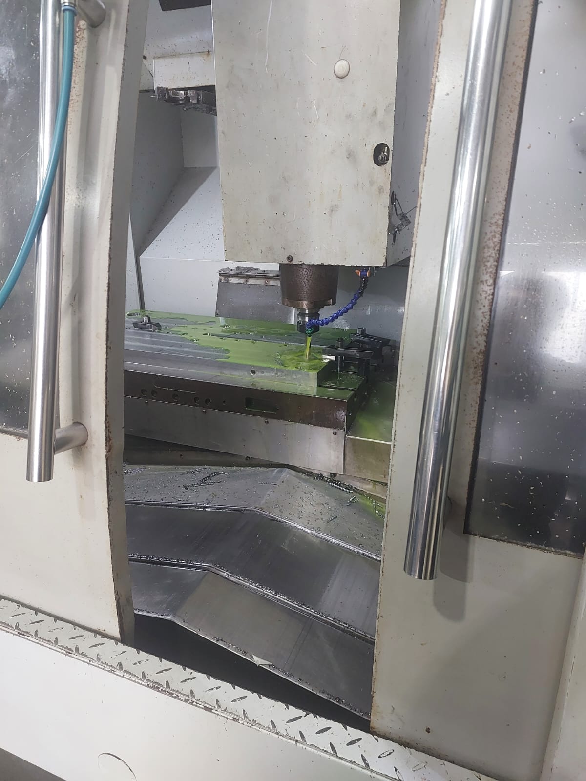 Centro de Usinagem CNC BMEI VMC 850T – 850 x 500 x 560 mm - Imagem 2
