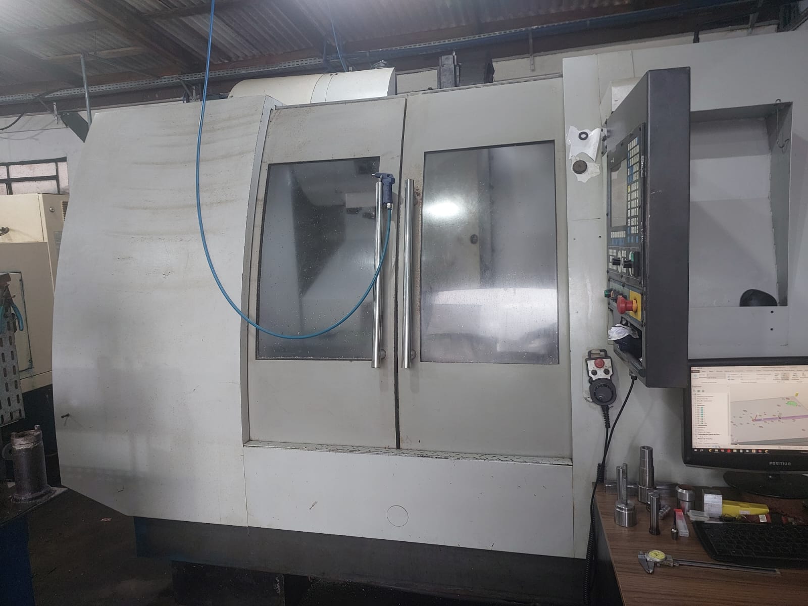 Centro de Usinagem CNC BMEI VMC 850T – 850 x 500 x 560 mm